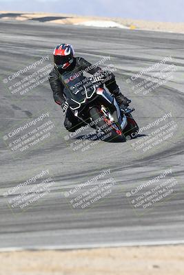 media/Dec-01-2025-Moto Forza (Mon) [[2daa91e15f]]/2-Intermediate Group/Session 2 (Turns 9 and 10)/